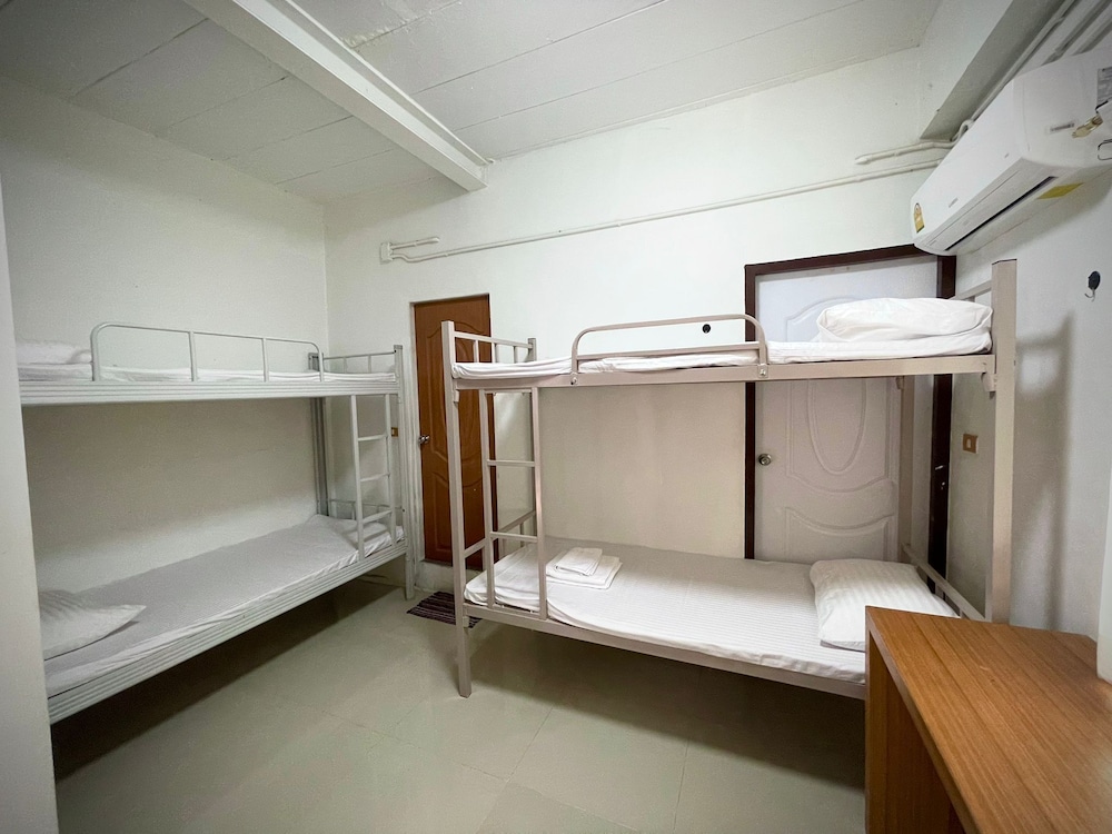 OYO 75577 Palace Hostel 31/32