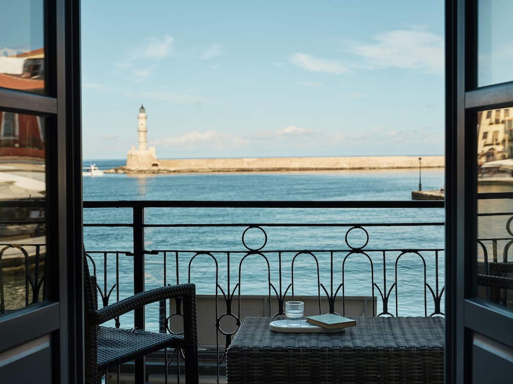 Chania Inn 28/46