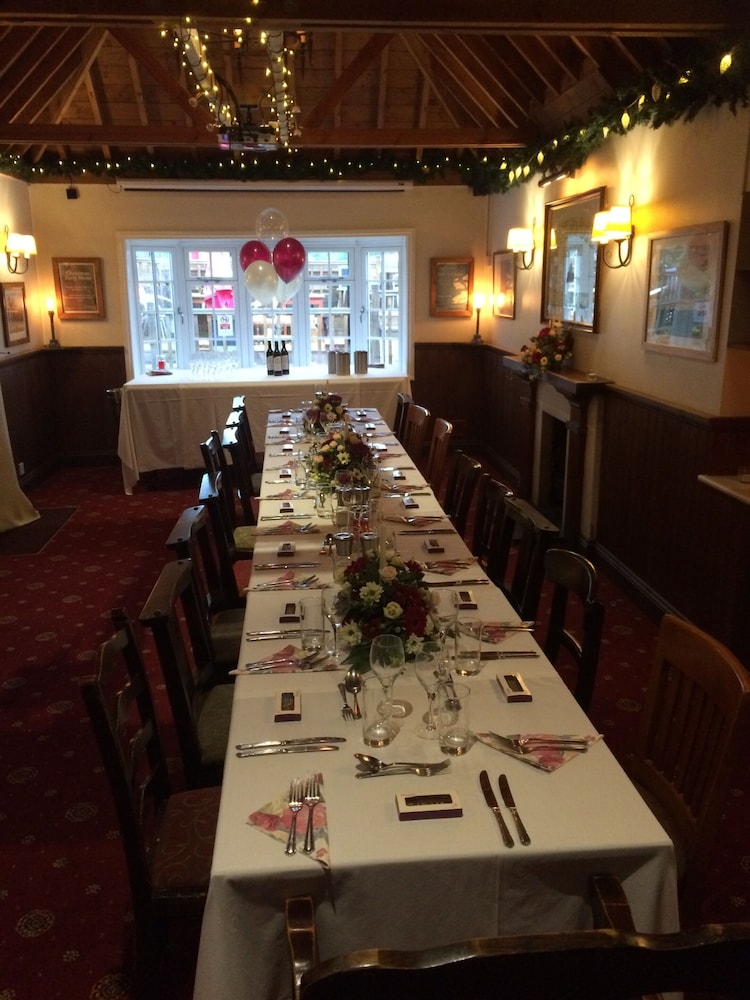 The Wheatsheaf Inn 37/38