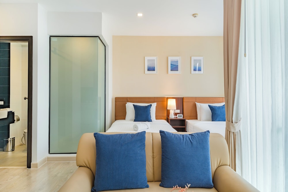 STUDIO, SINGLE BED, POOL VIEW