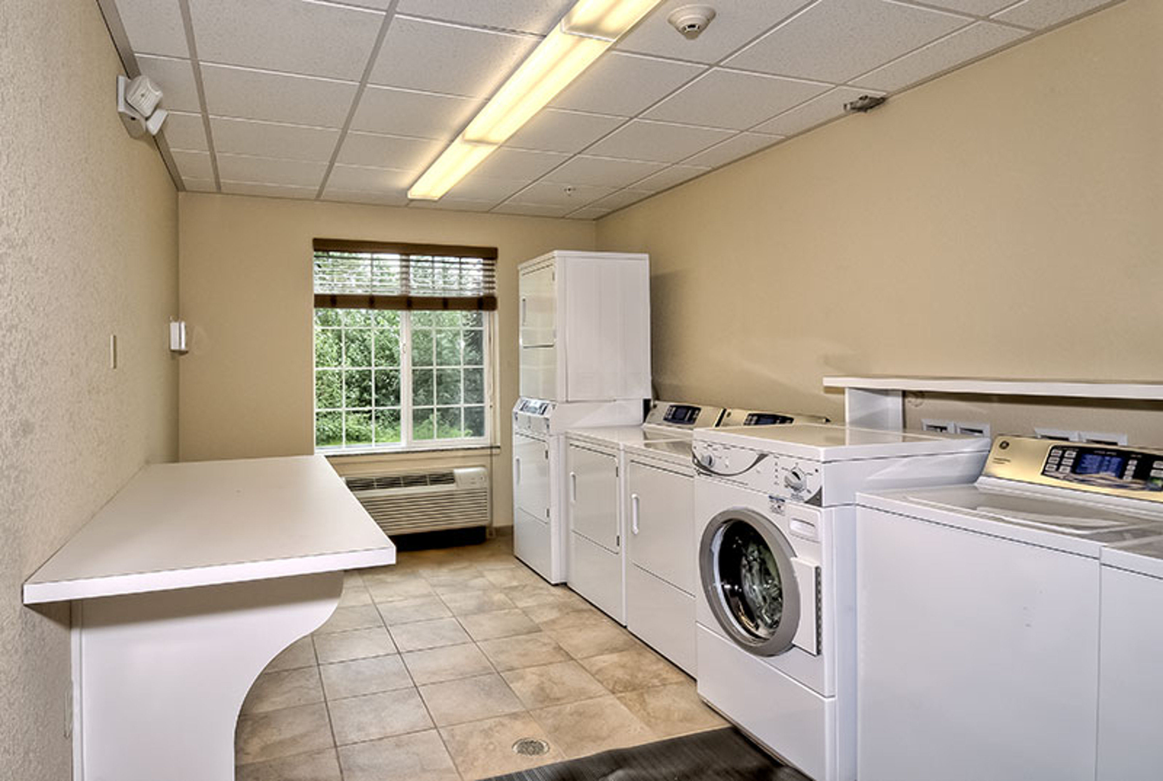 Candlewood Suites Burlington 10/33