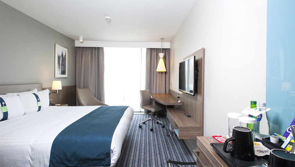 Holiday Inn London West 15/75