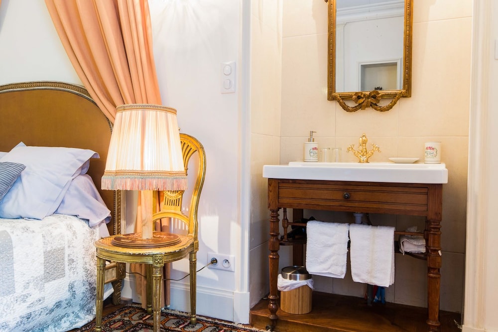 Le Petit Tertre - Chambres D'hotes 28/65