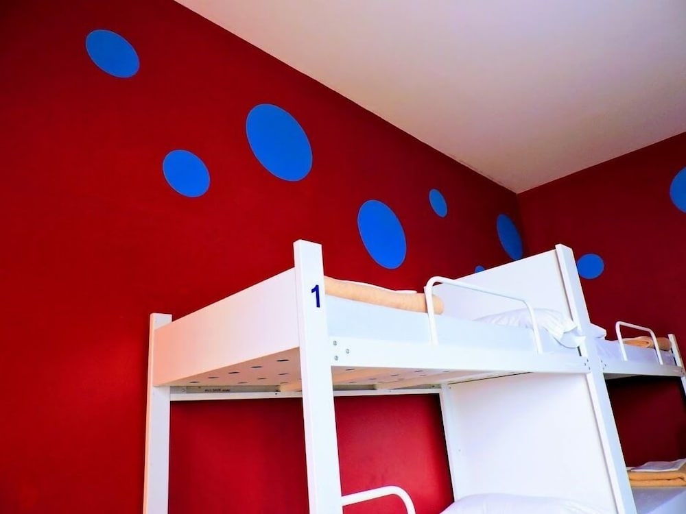 Purple Nest Hostel 55/60