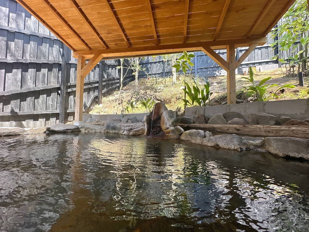 Kurasako Onsen Sakura 24/50
