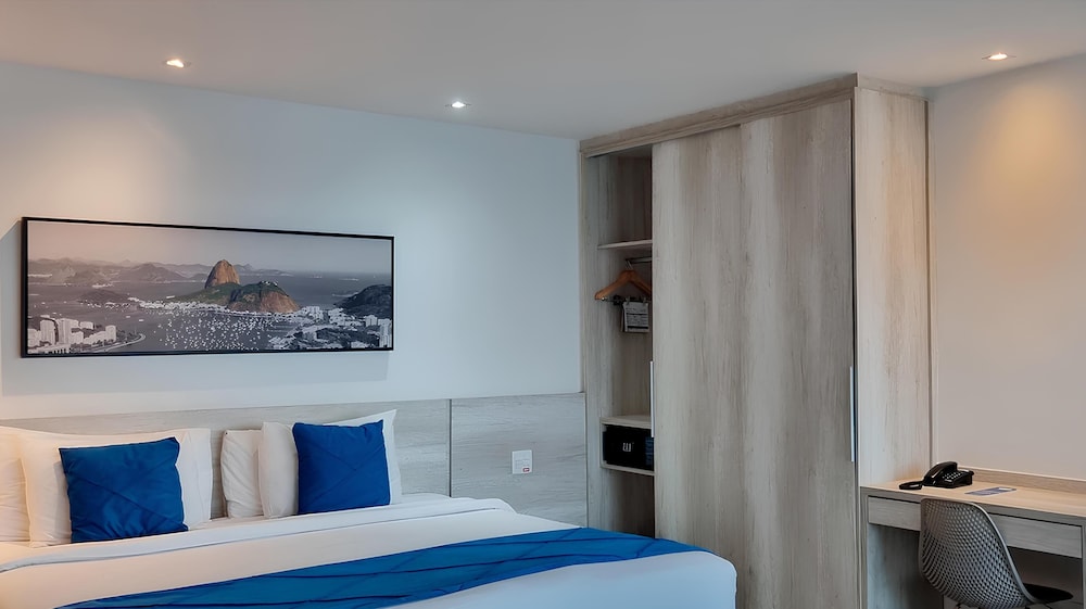 PREMIUM, SUITE, KING BED