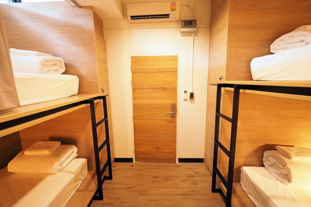 Female Dorm, Female Only, Standard