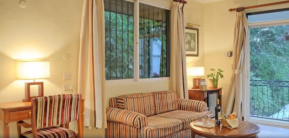 Sovereign Hotel 32/50