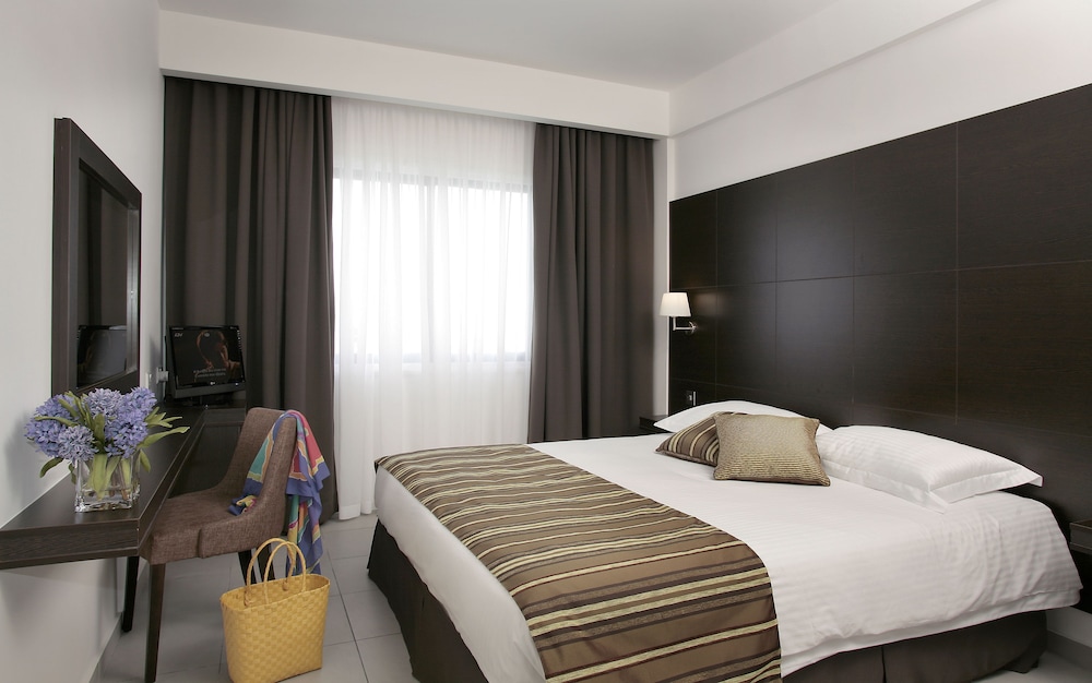 1 BEDROOM, APARTMENT