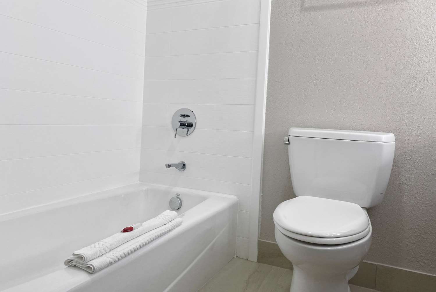 Days Inn & Suites by Wyndham Peachtree Corners/Norcross 22/22
