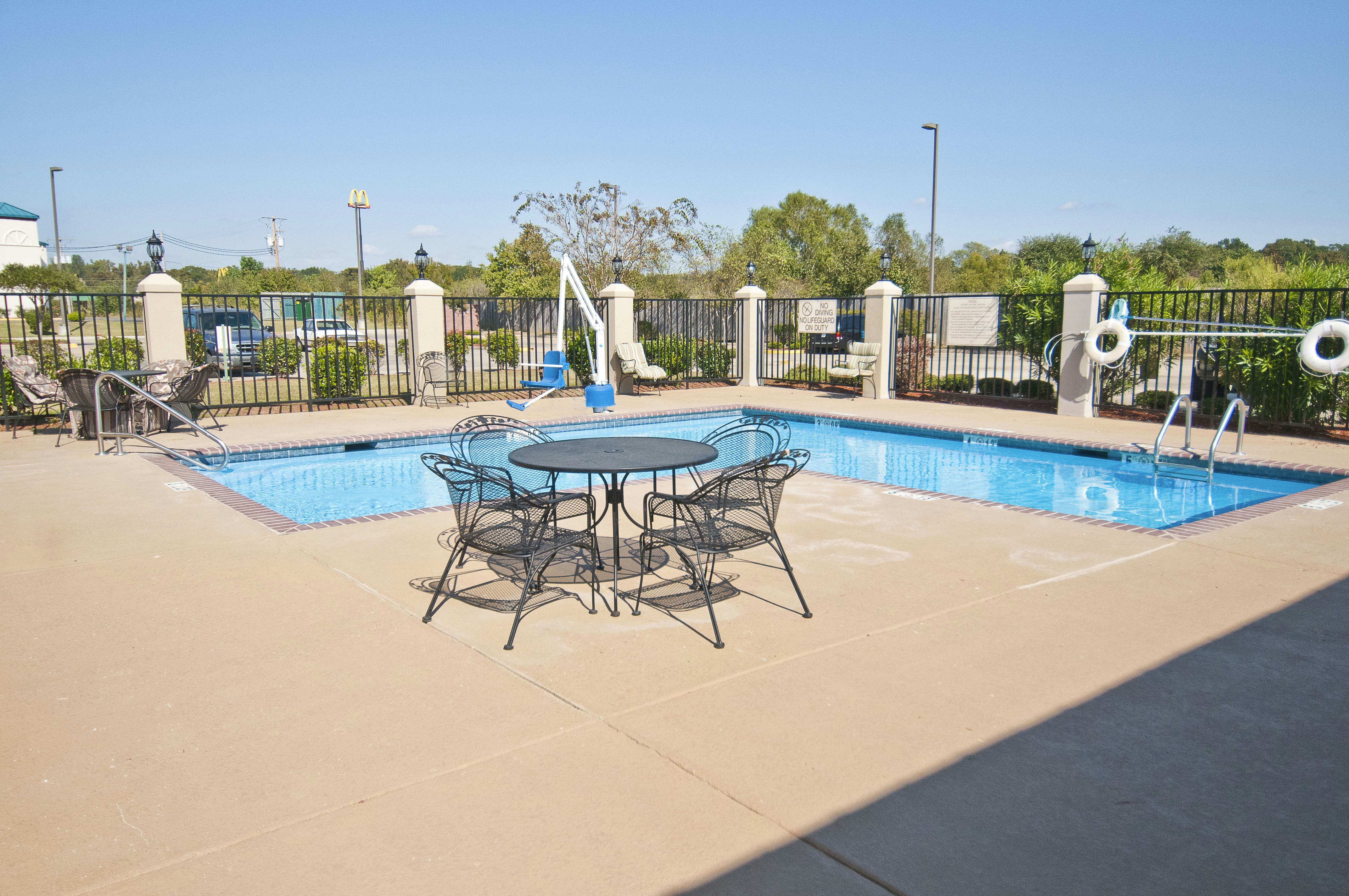 Hampton Inn Canton 51/56
