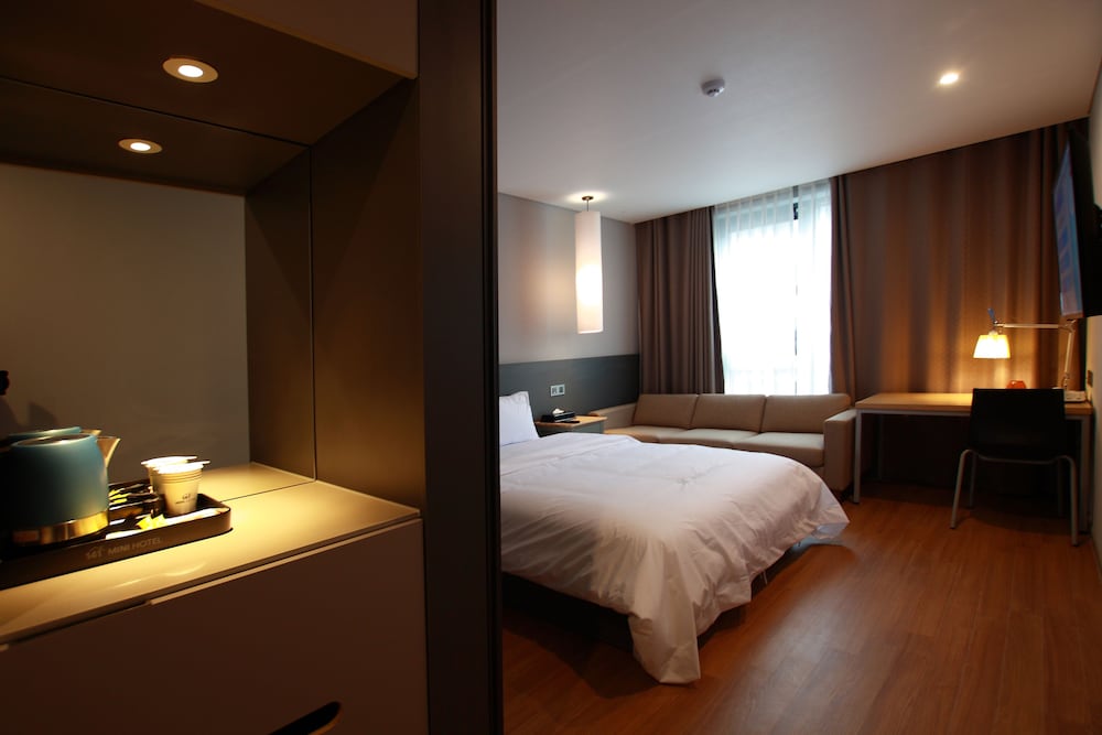 141 Mini Hotel 21/46