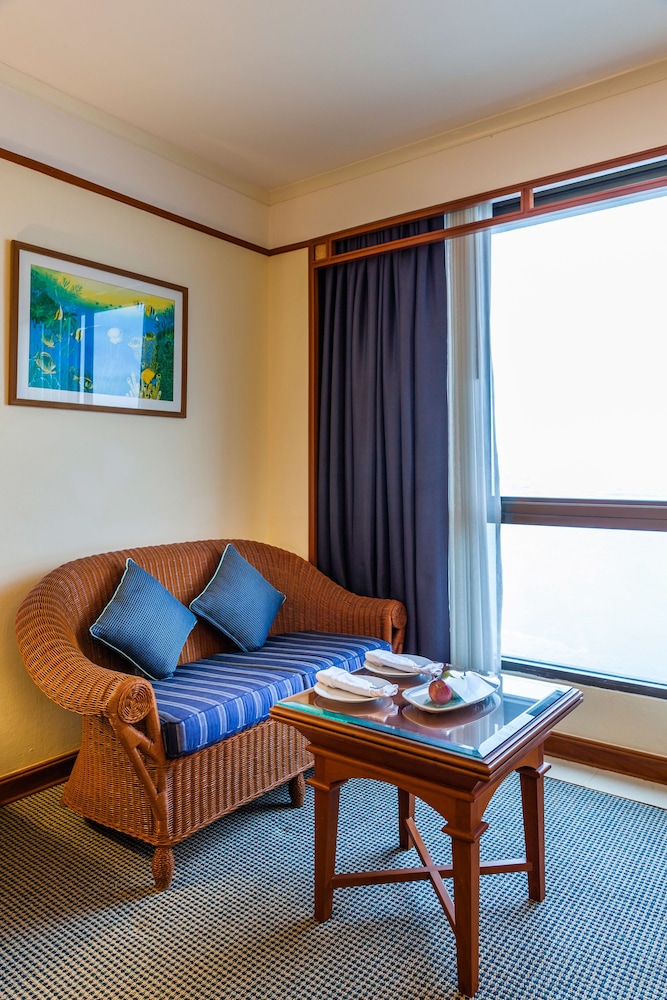 Cholchan Pattaya Beach Resort 49/74