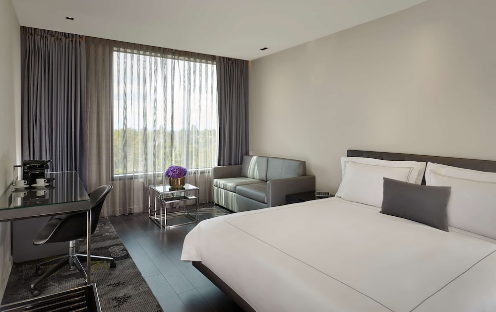 Park Plaza Park Royal 17/67