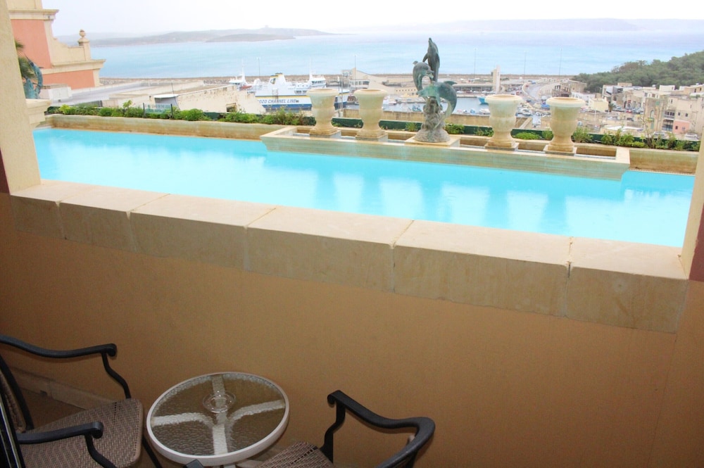 Grand Hotel Gozo 32/38