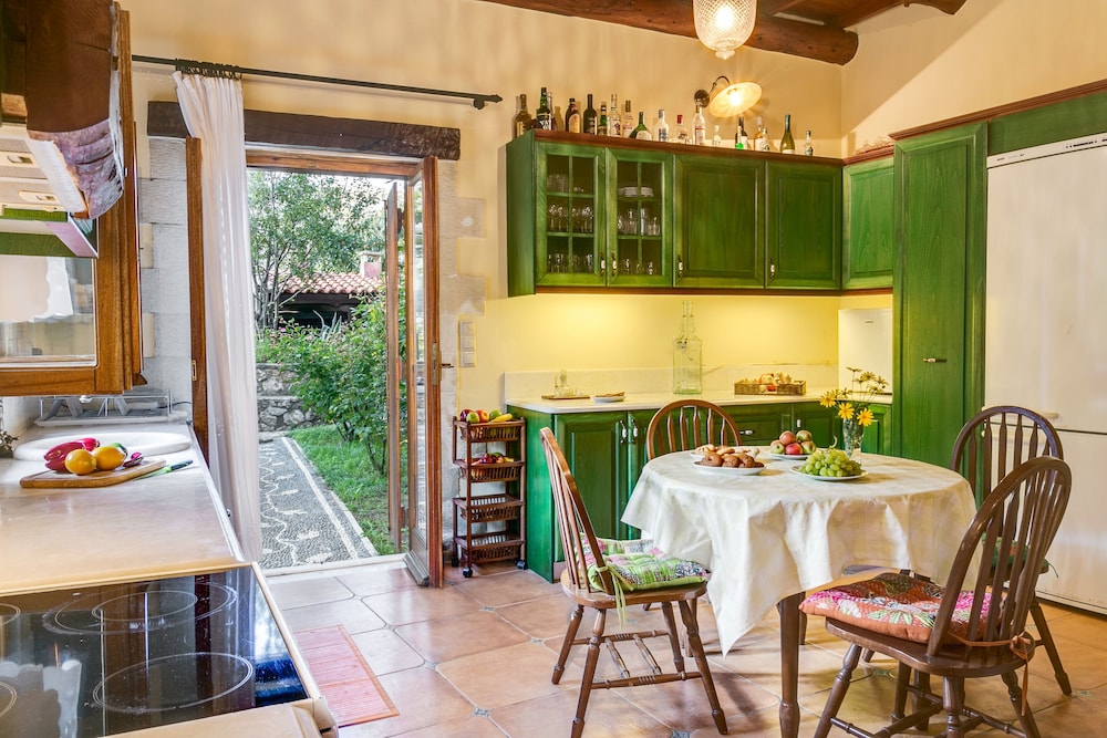Ifigenia Luxury Suites 38/50