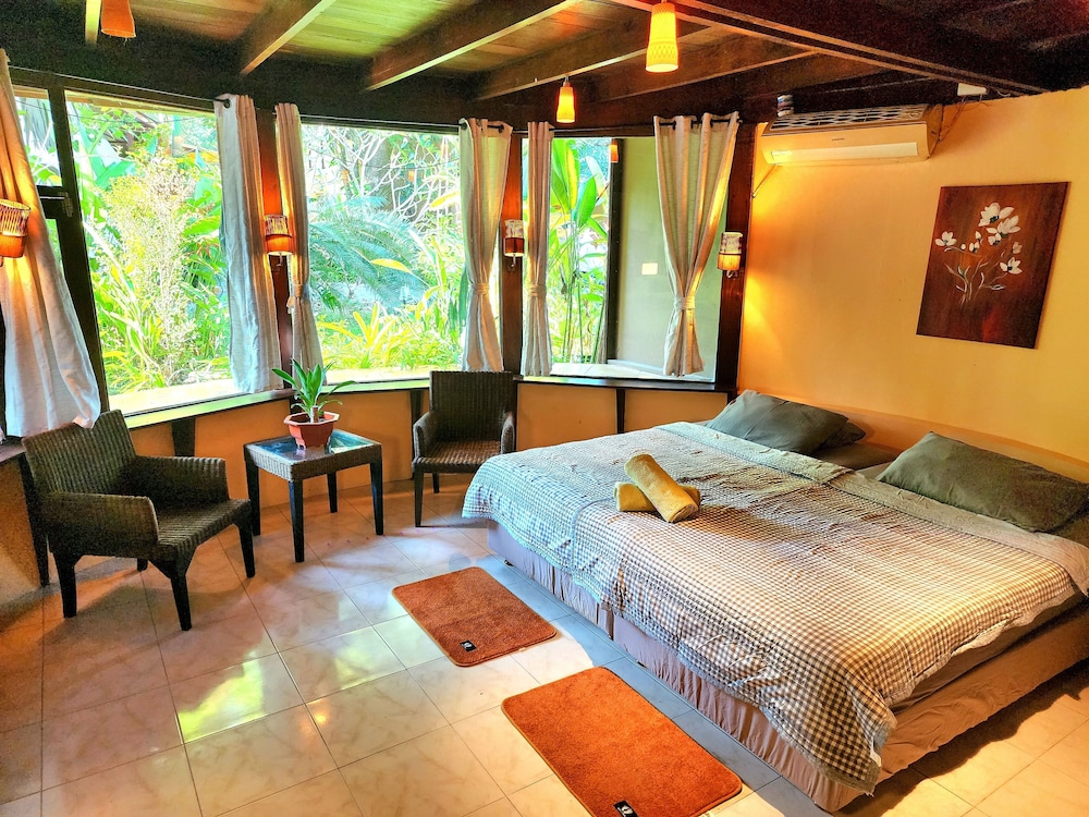 Khao Lak Relax Resort 10/50