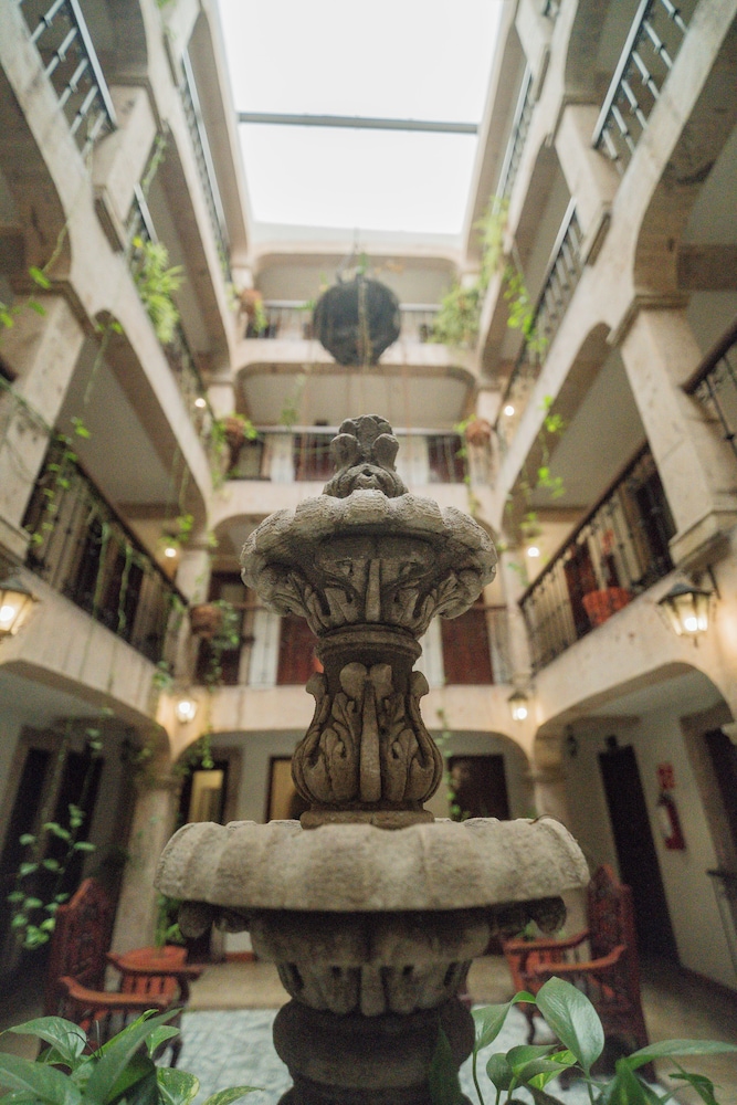 Hotel Don Quijote Plaza 11/58