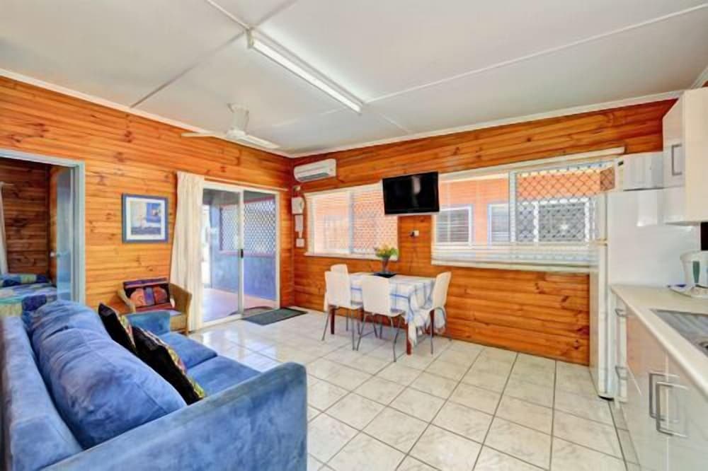 Bargara Gardens Motel And Holiday Villas 7/44