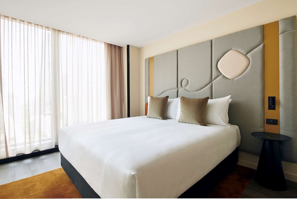 Quincy Hotel Melbourne 11/70