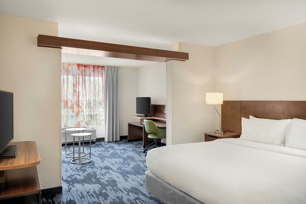 FAIRFIELD INN & SUITES CINCINNATI UPTOWN/UNIVERSITY AREA 9/50