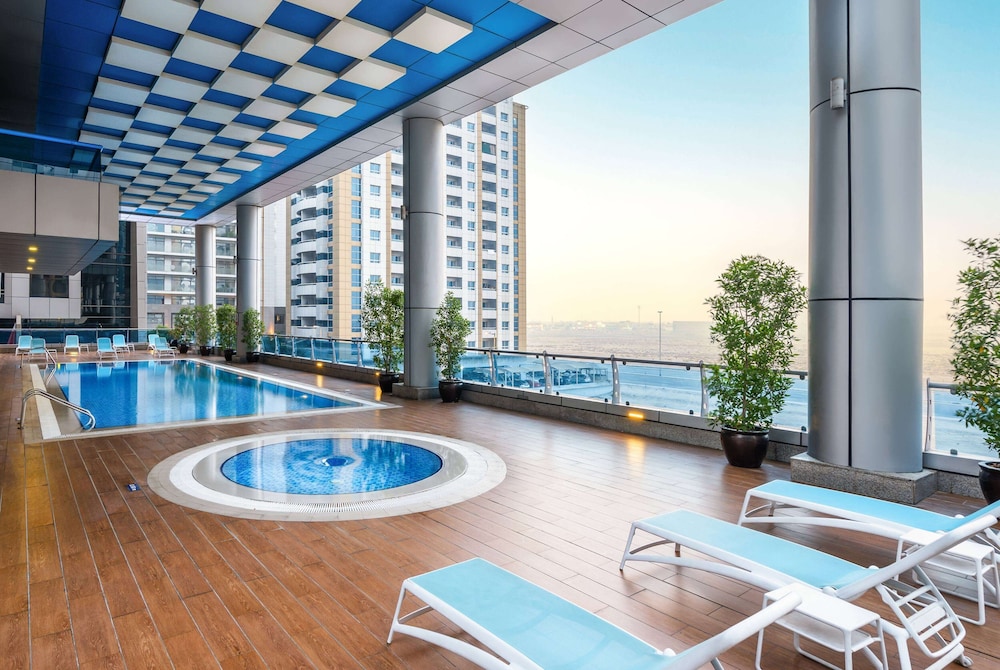 swimming pool spa