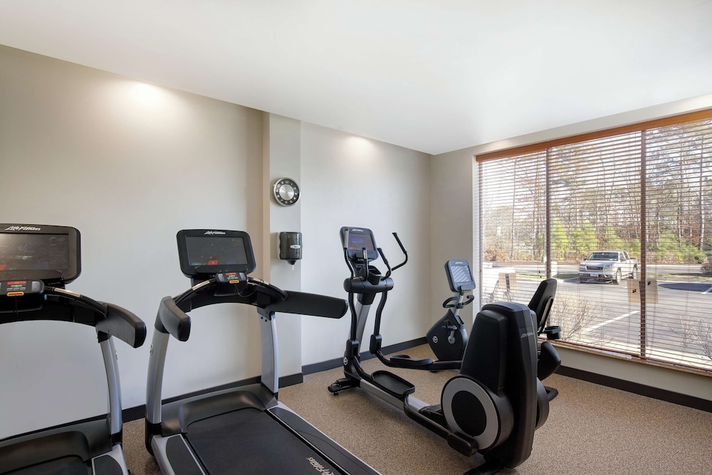 Doubletree By Hilton Richmond Airport 18/40