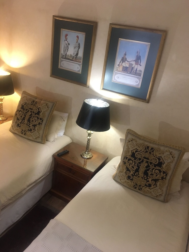 Gordons Guesthouse 24/46