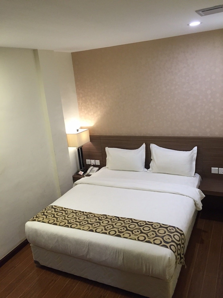Hana Hotel 20/50
