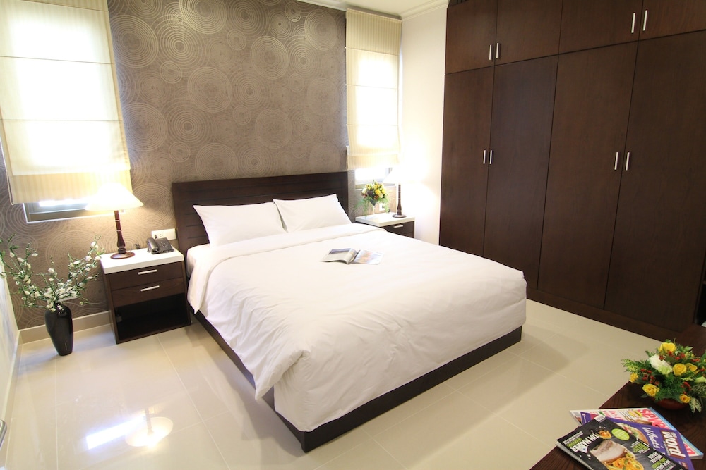 1 BEDROOM, EXECUTIVE, APARTMENT
