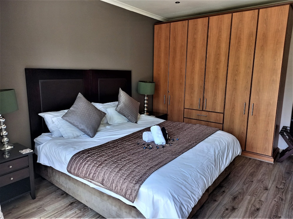Mandalay Beach Guest House 4/26