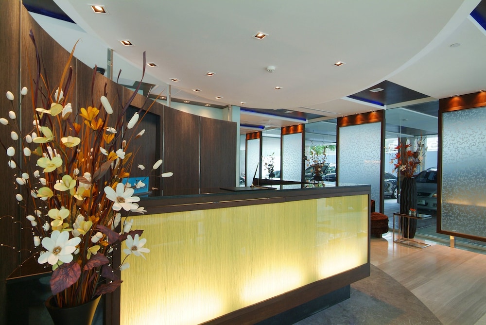 Amora Neoluxe Hotel 6/41