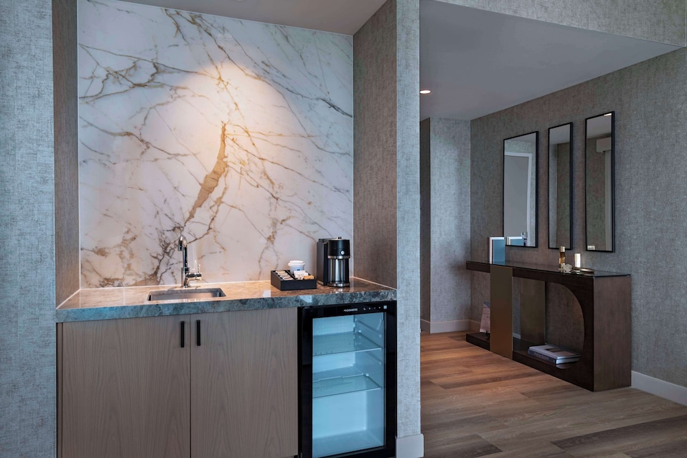 Hyatt Regency Baytown - Houston 5/50