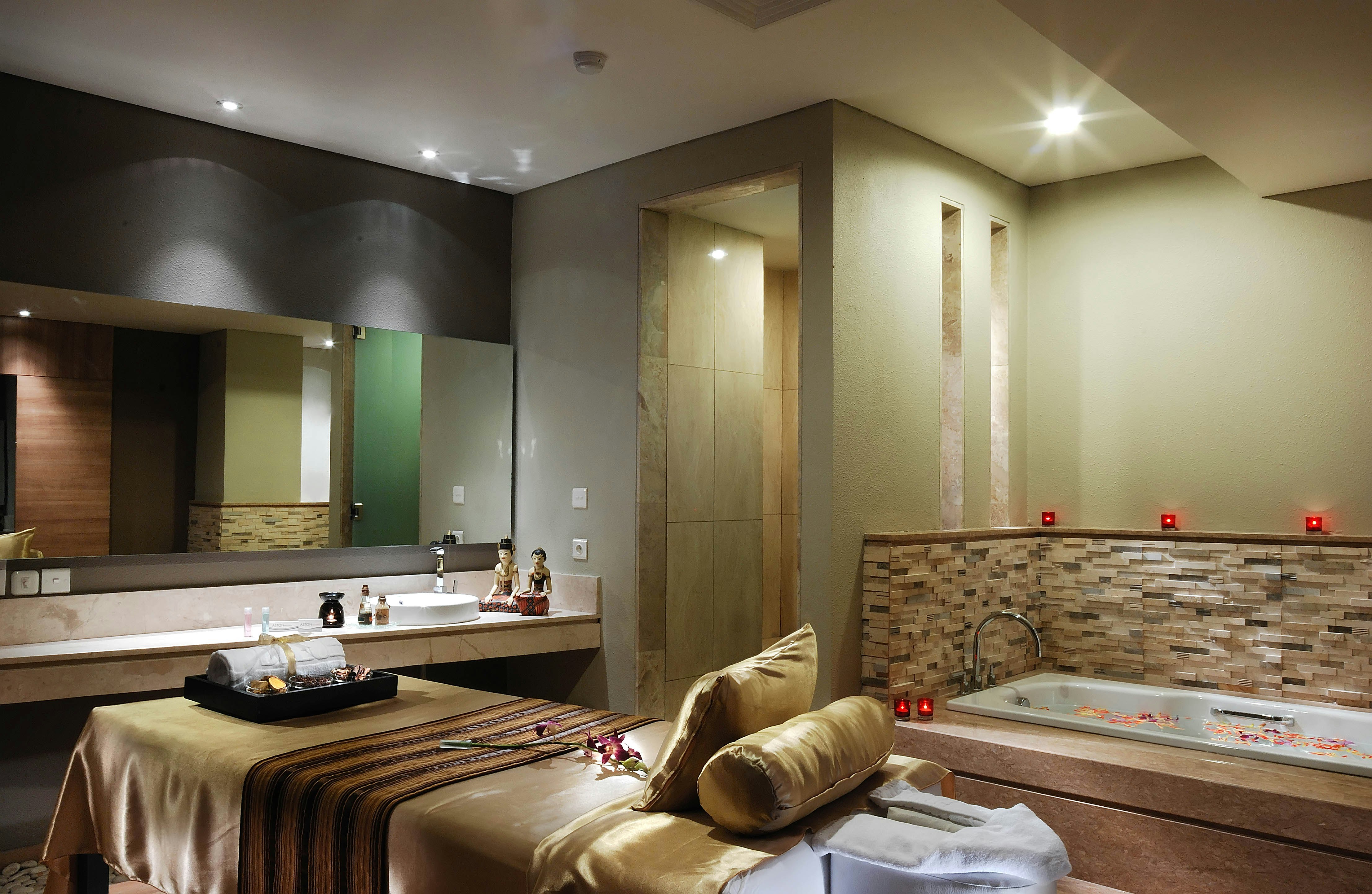 Holiday Inn Pasteur 28/50
