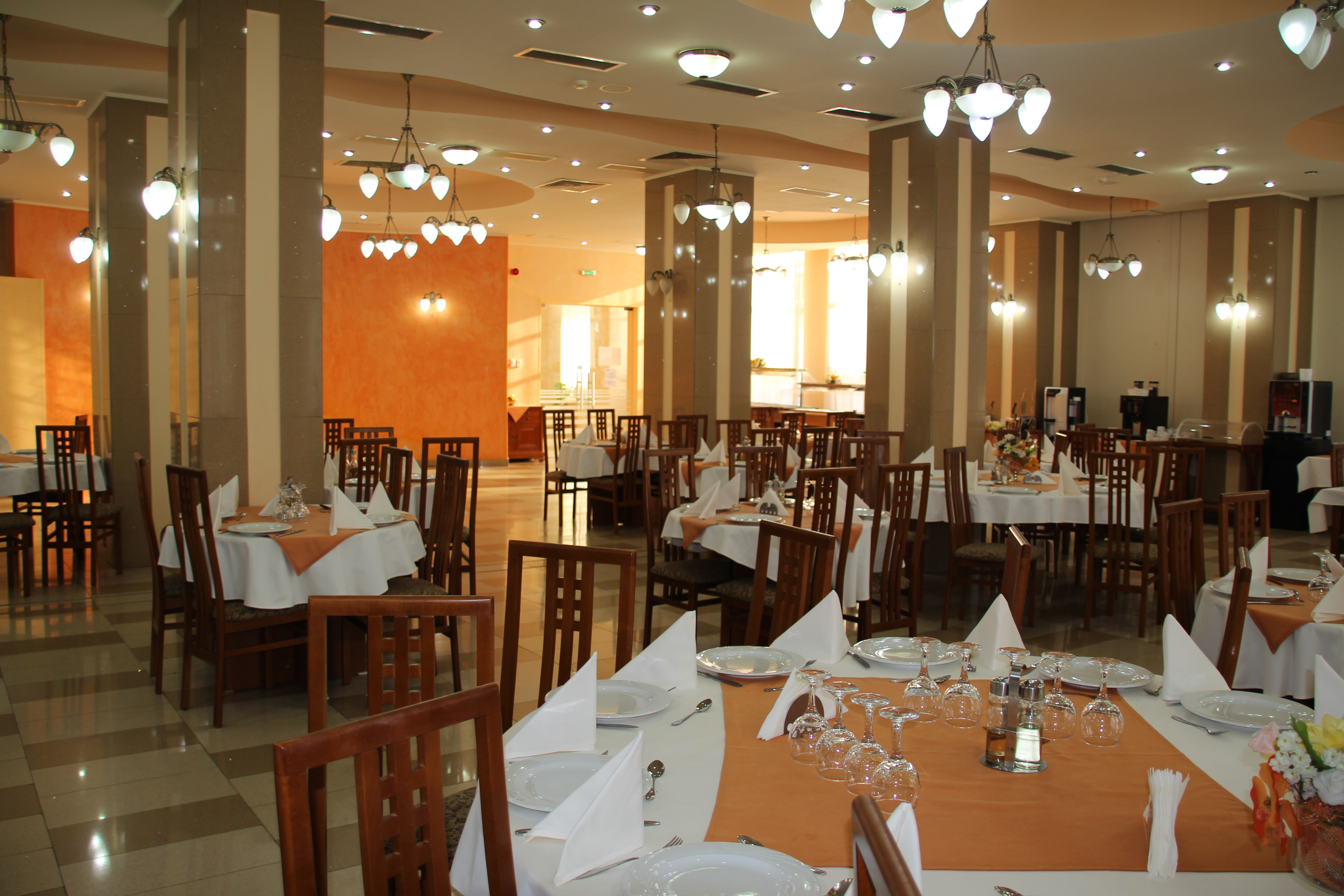 Hotel Traian 34/50