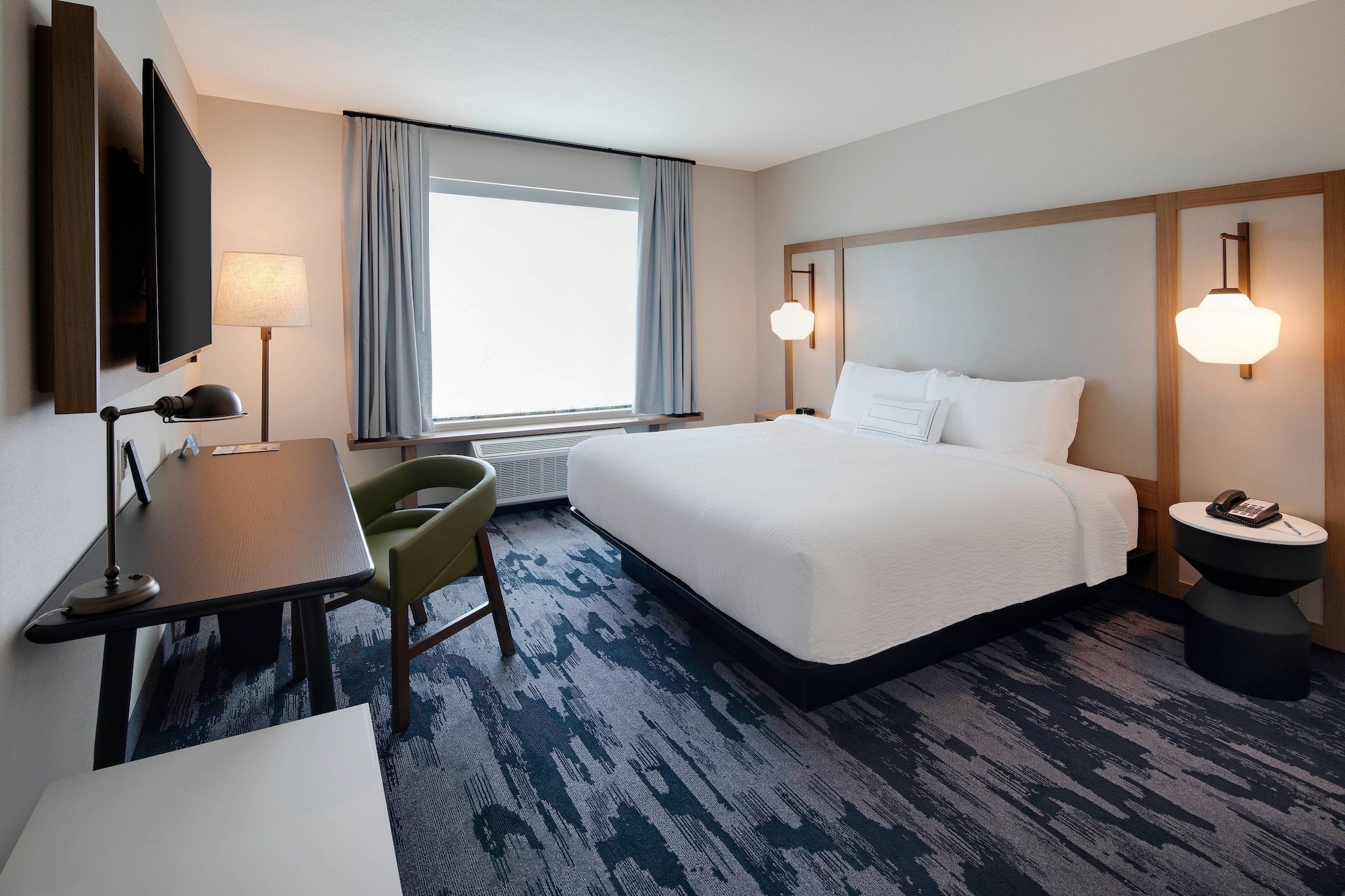 Suite, King Bed, Sofa