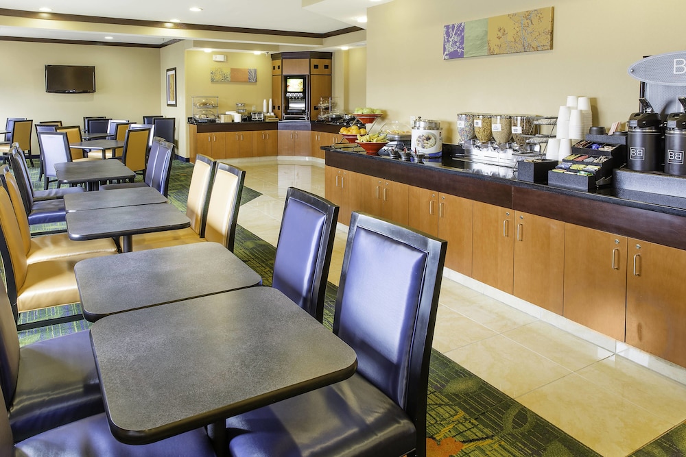 Fairfield Inn Suites Fargo 28/34