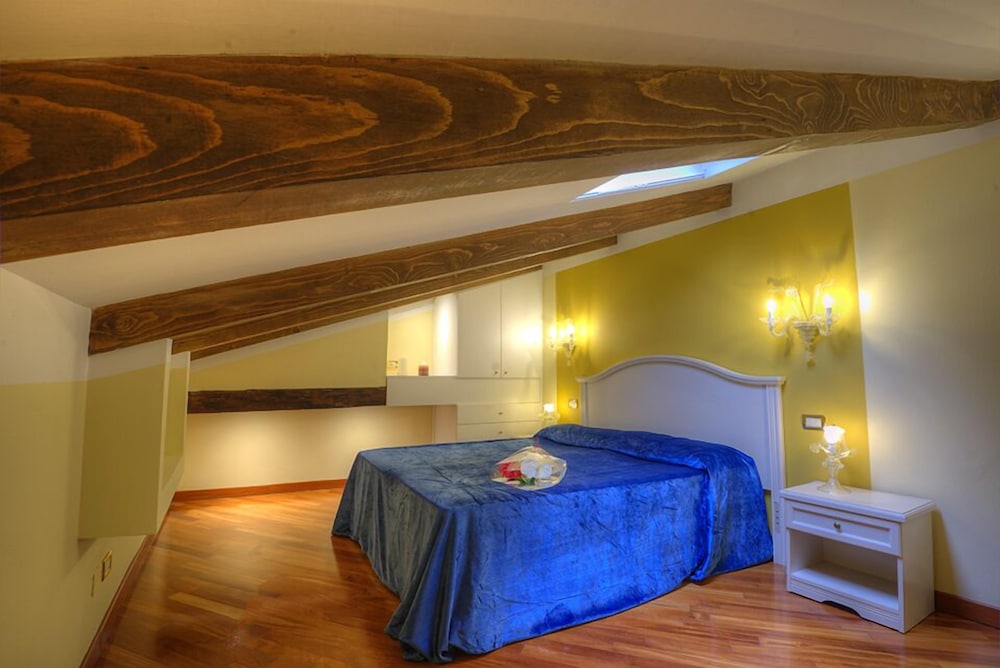 Ca Dell Arte Suite 38/71