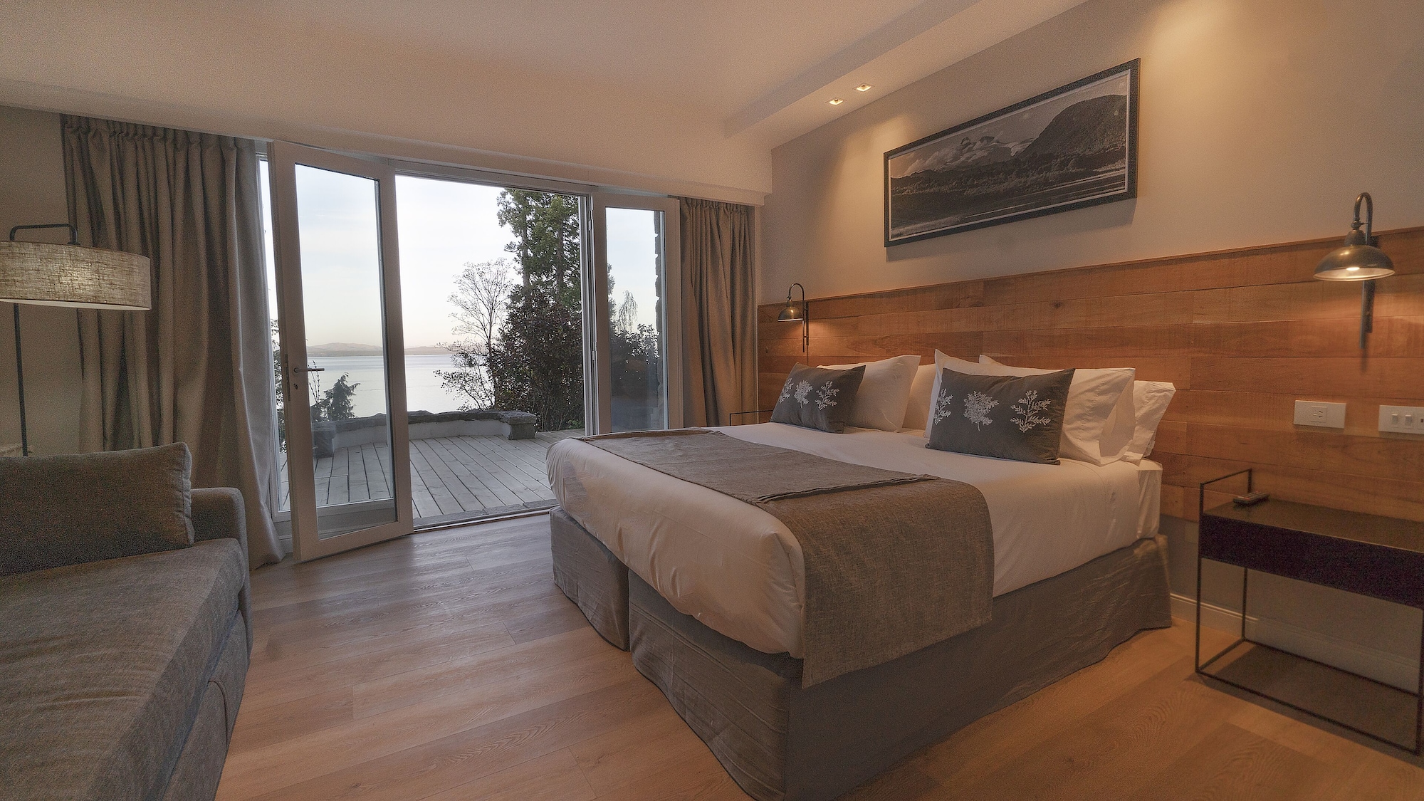 Superior, Studio, Suite, Queen Bed, Lake View, Balcony, La Cascada Casa Patagonica By Don 5/10