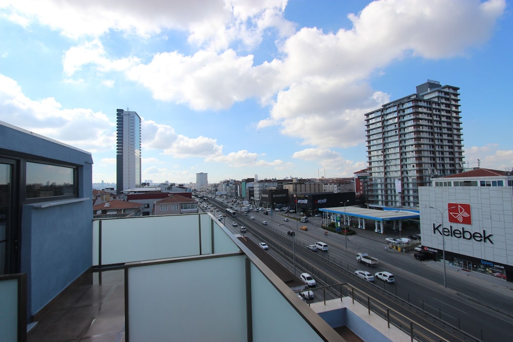 Monezza Hotel 40/50
