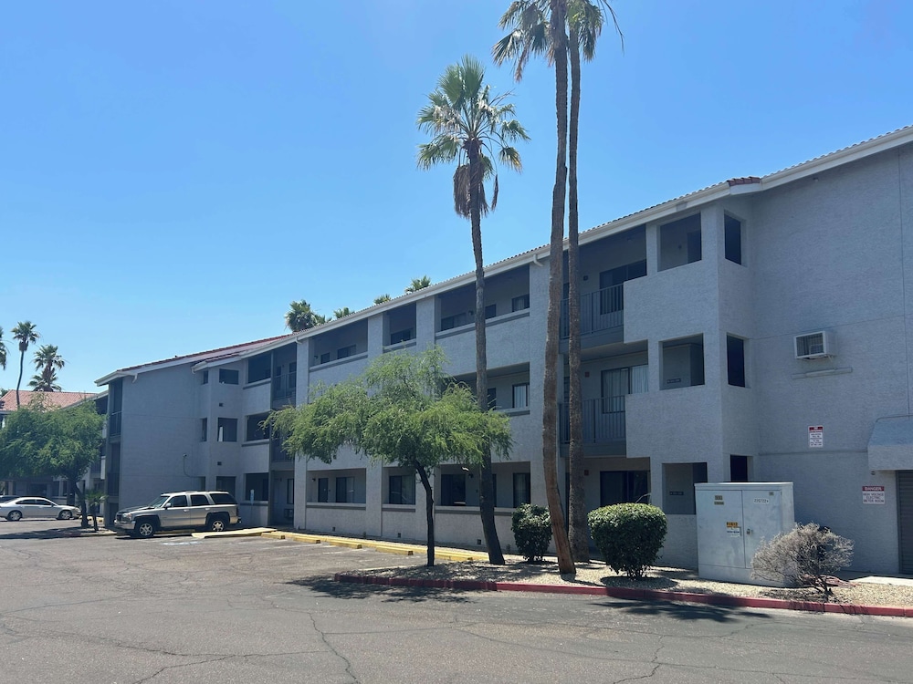 Studio6 Tempe, AZ – Elliot Road 24/30