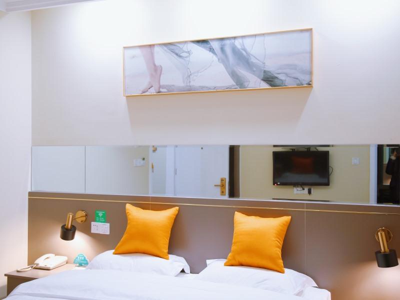 GreenTree Inn Zhenjiang Yangzhong North Gangdong Road Food Street Express Hotel 17/50