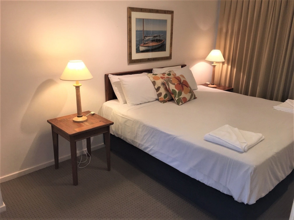Mercure Lake Macquarie Raffertys Resort 10/74