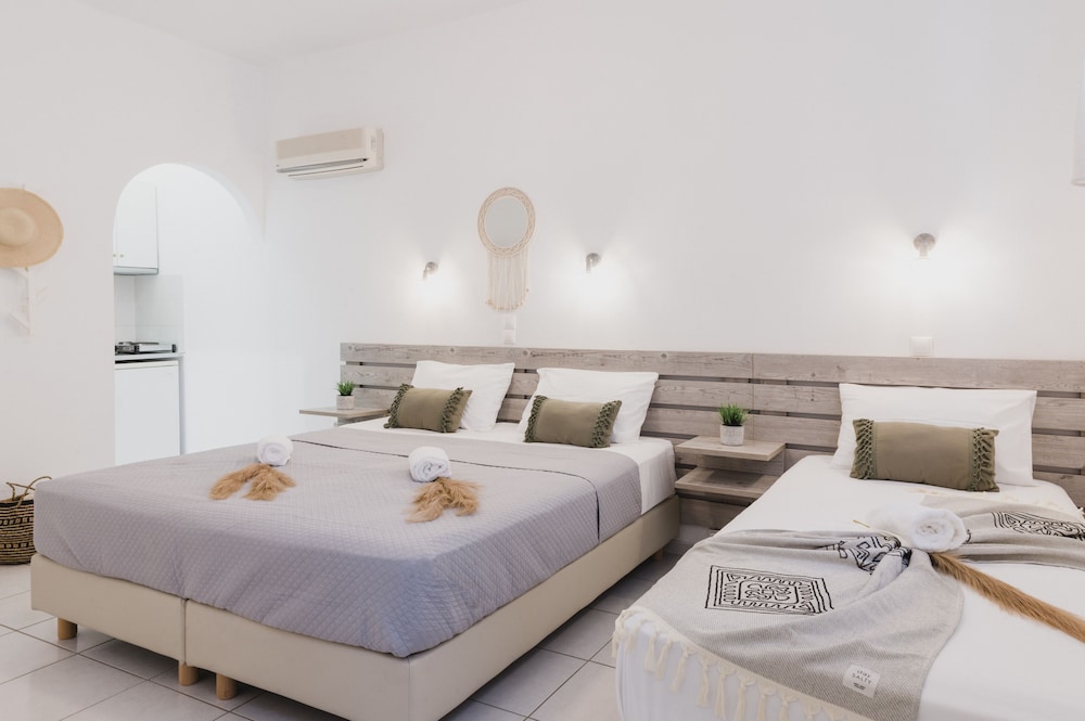 Petros Studios and Suites 27/81