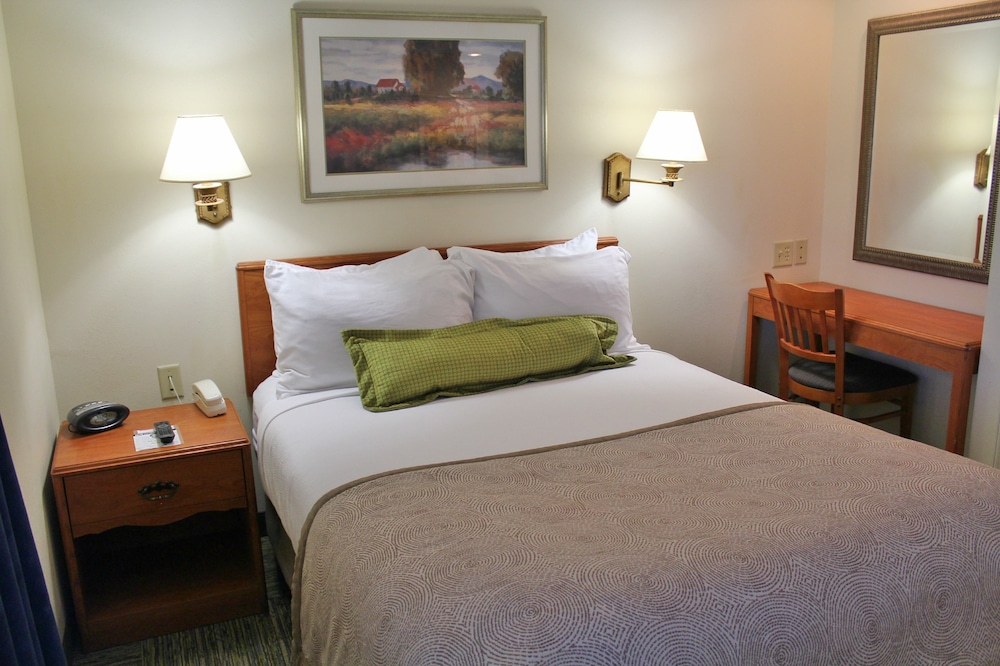 Candlewood Suites Syracuse-Airport 19/75