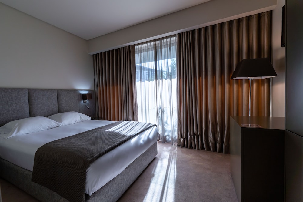 4615 Hotel 16/70