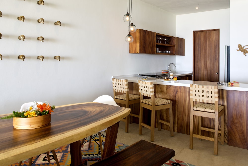 Marea Beachfront Villas 38/50