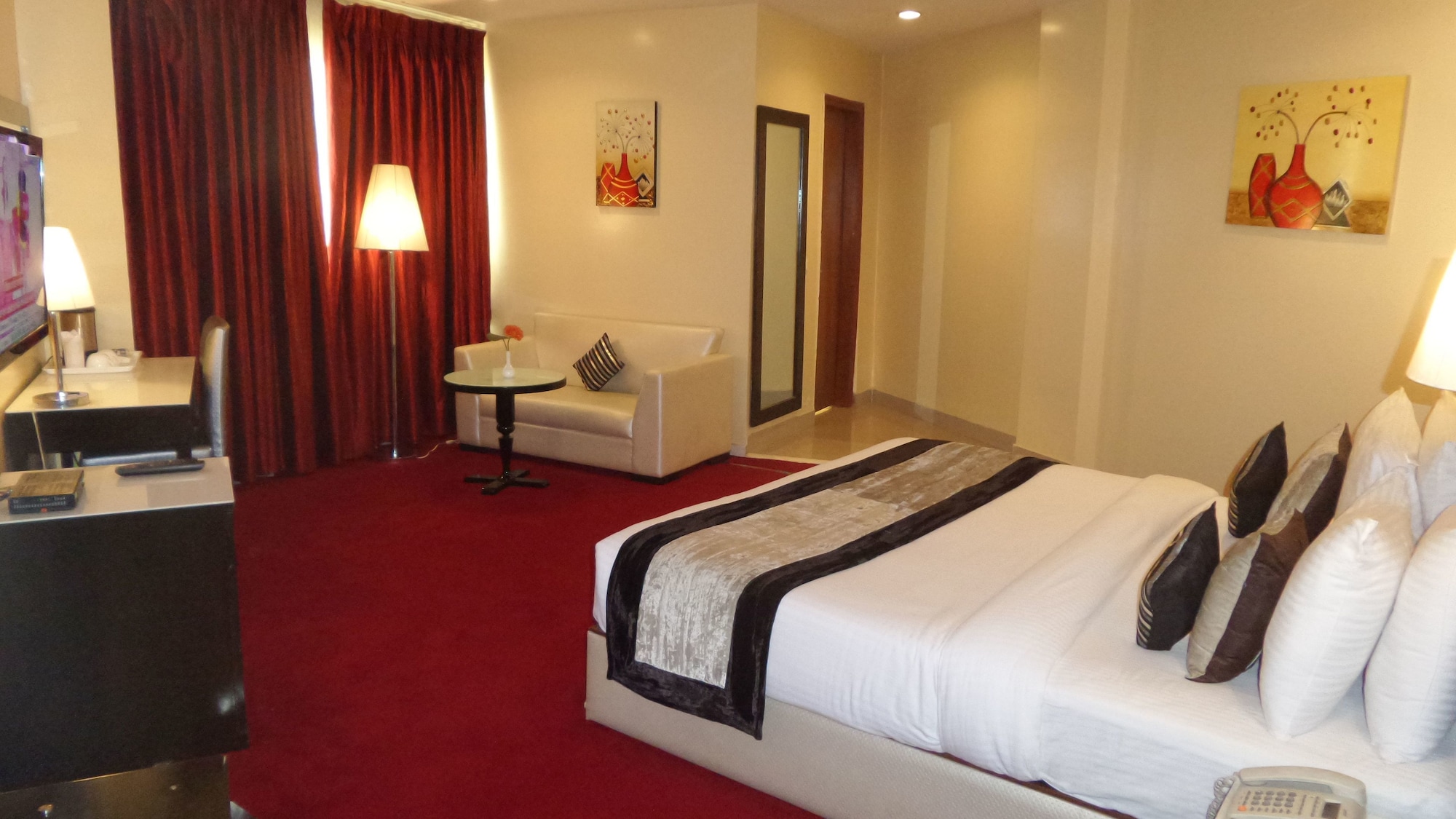 غرفة قياسية بسرير مزدوج، Hotel Ramhan Palace Mahipalpur 9/10