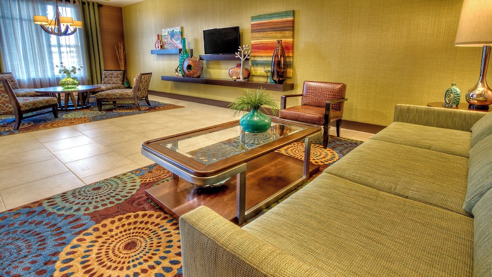 Holiday Inn Express Suites Pittsburgh Sw Southpointe 44/72