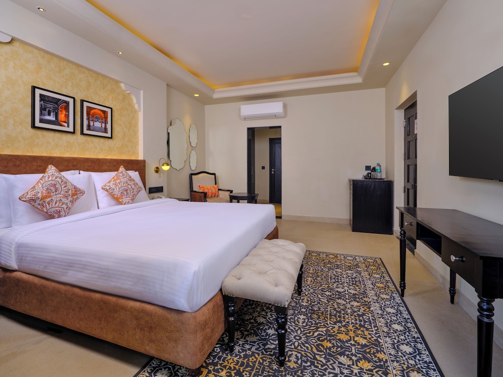 SUPERIOR, KING BED, GARDEN VIEW